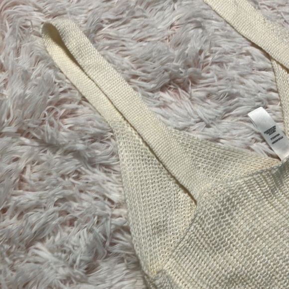 Knitted crop top! - Picture 7 of 7